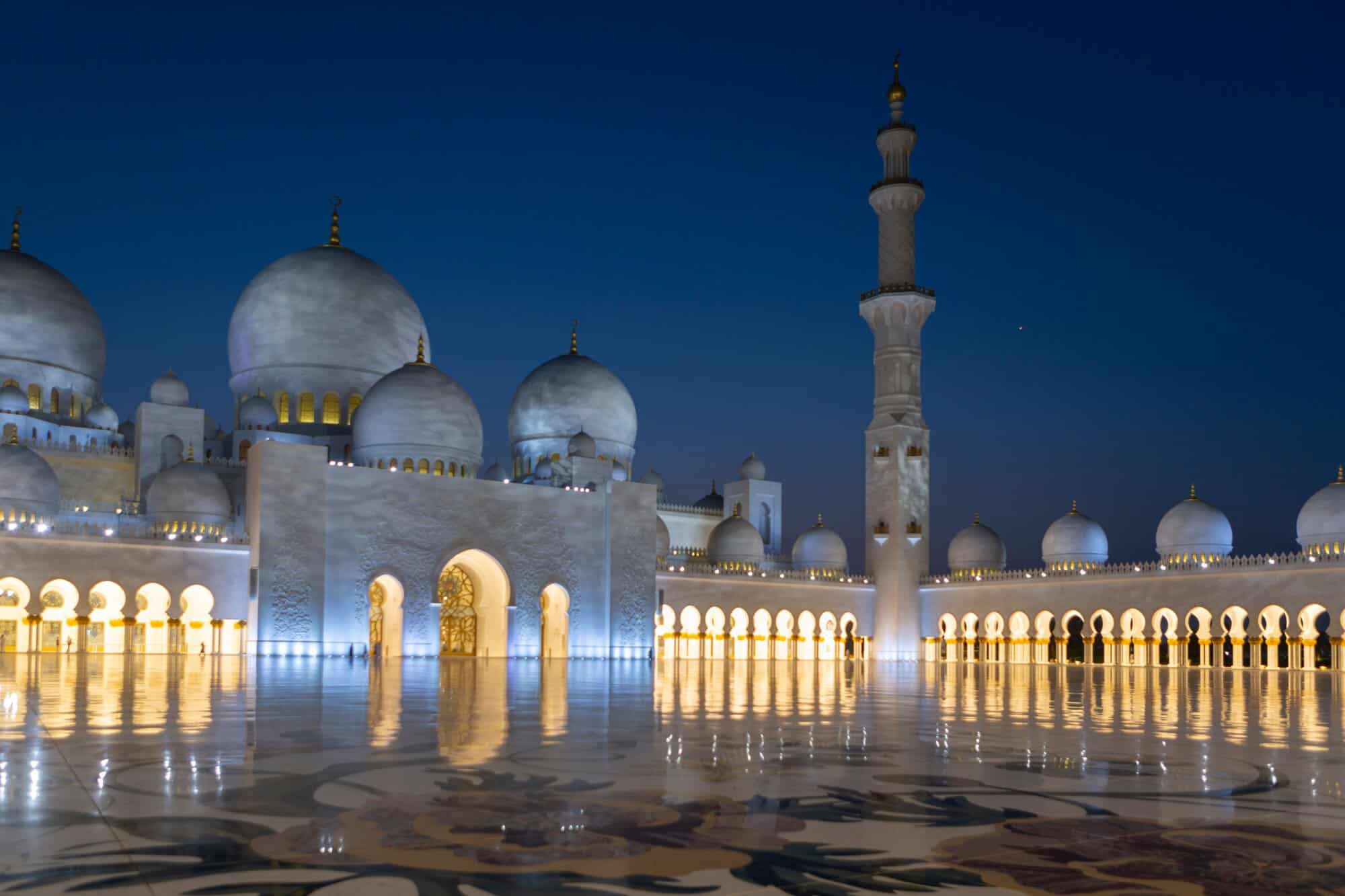 Mešita Sheikh Zayed Grand Mosque v Abú Zabí